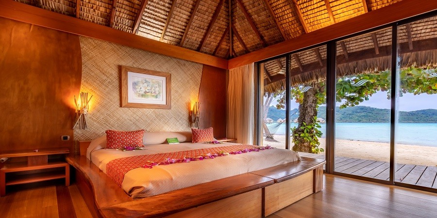 Tahiti Tourisme: soffitto di palme intrecciate