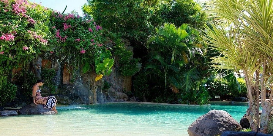 Royal Tahitien swimming pool